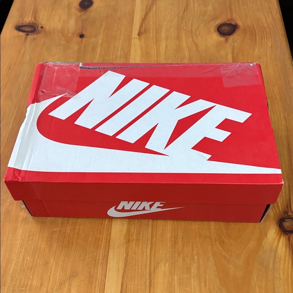 ✔️Size 6 - NWT: NIKE - Women's Court Royale 2 Mid Sneakers - Picture 16 of 16